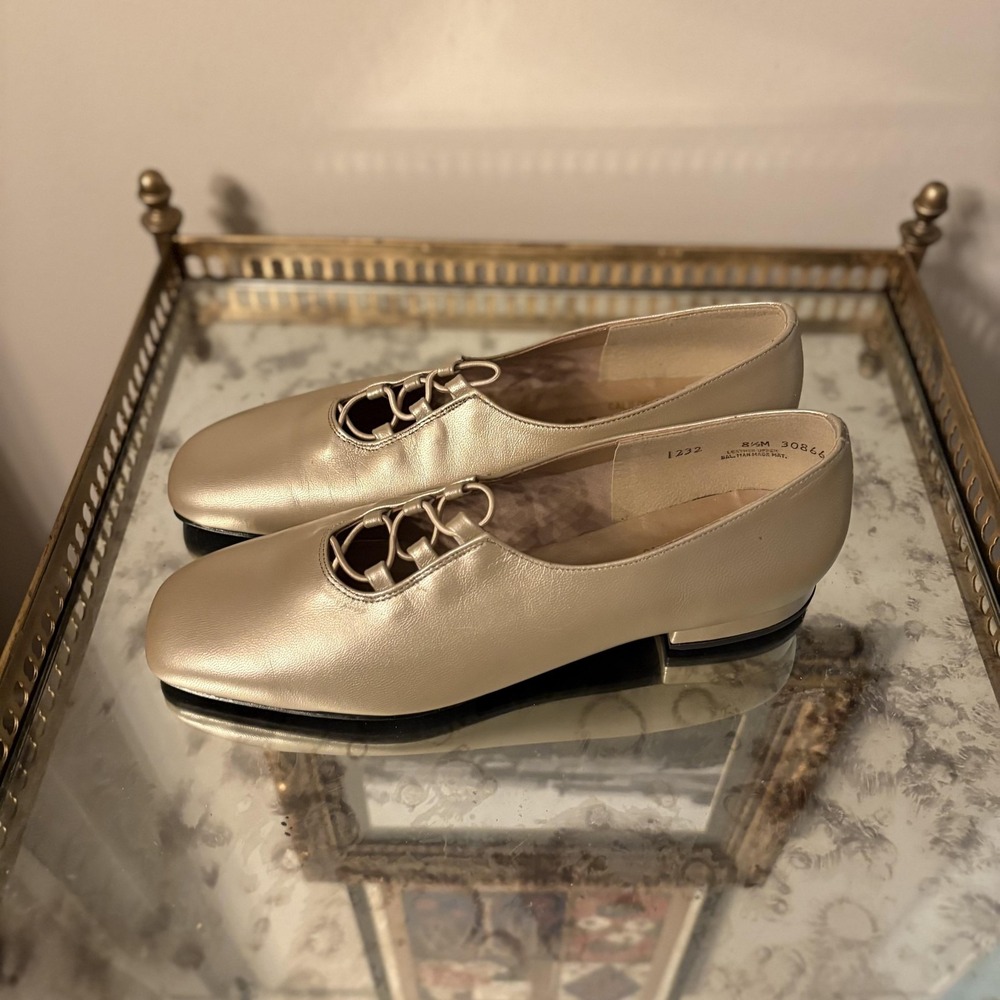 Magdesians Shoes Womens Size 8.5 Gold Leather Low Heel Pumps Made USA 1232‎